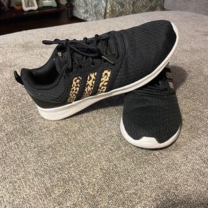 Adidas cloud size 8.5